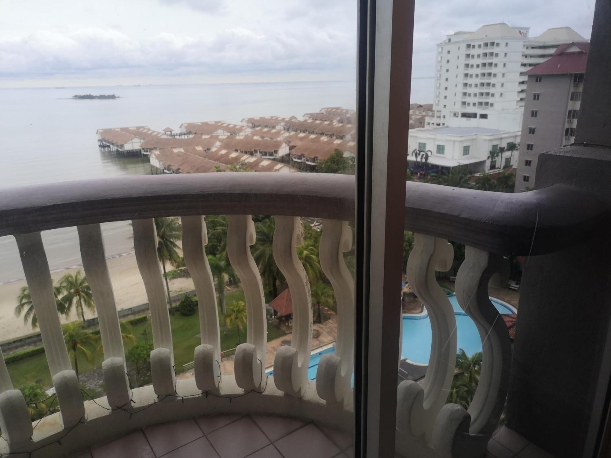 Cozy Seaview Glory Beach Resort Anc Port Dickson Esterno foto